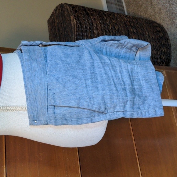 Banana Republic Ryan Fit Classic Denim Linen Light Wash Jean Shorts - Picture 5 of 12